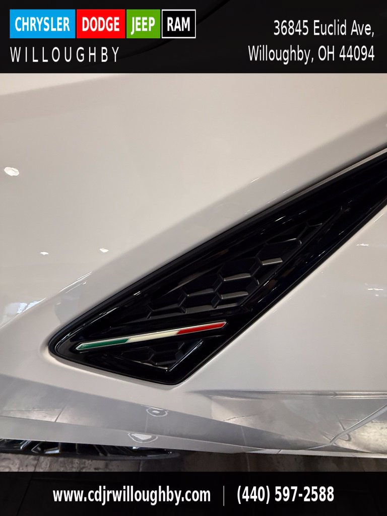 Used 2025 Lamborghini Urus SE AWD/4WD image 24