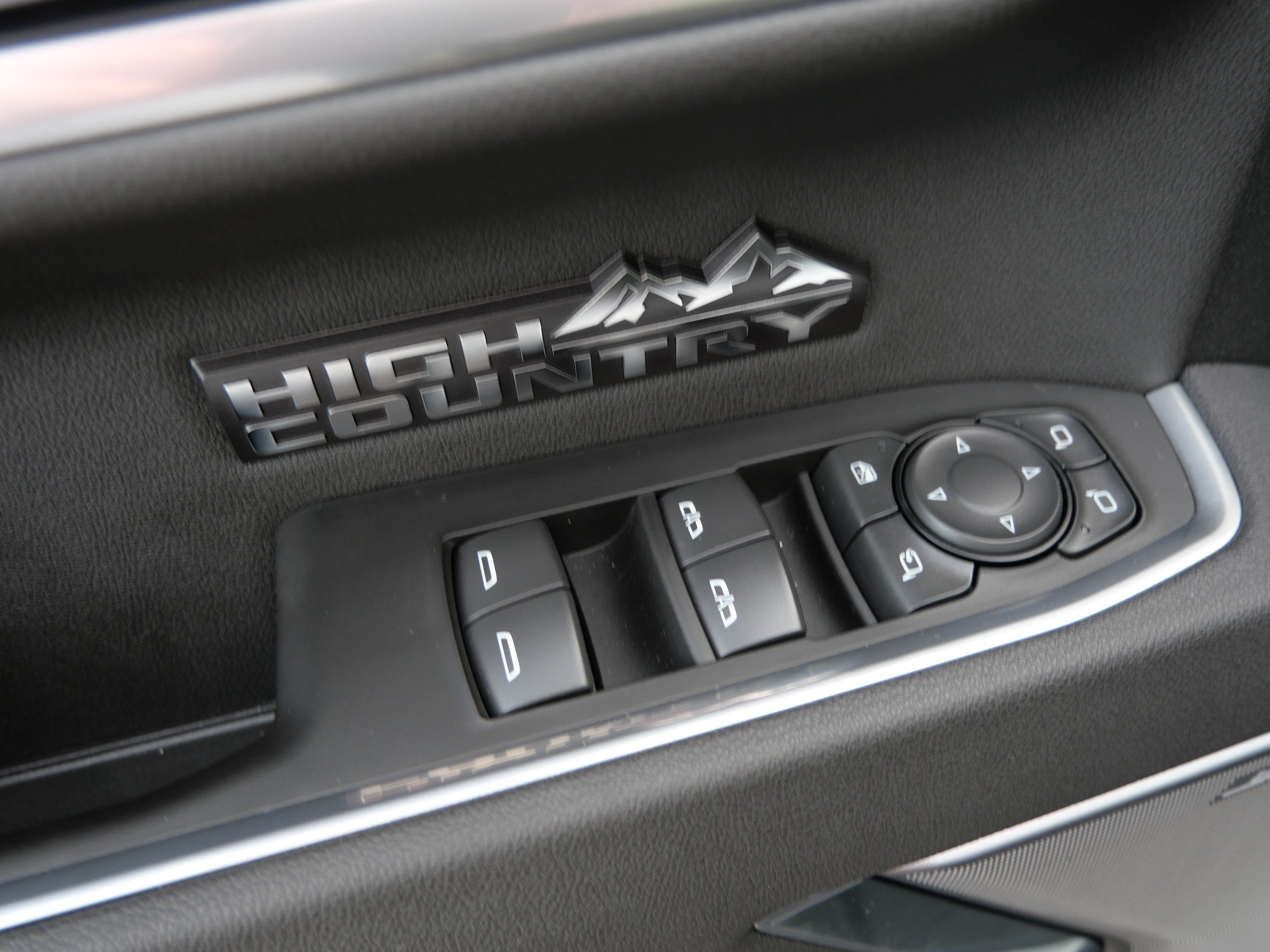 Used 2026 Chevrolet Silverado 1500 High Country AWD/4WD image 25