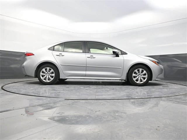 Used 2022 Toyota Corolla LE image 34