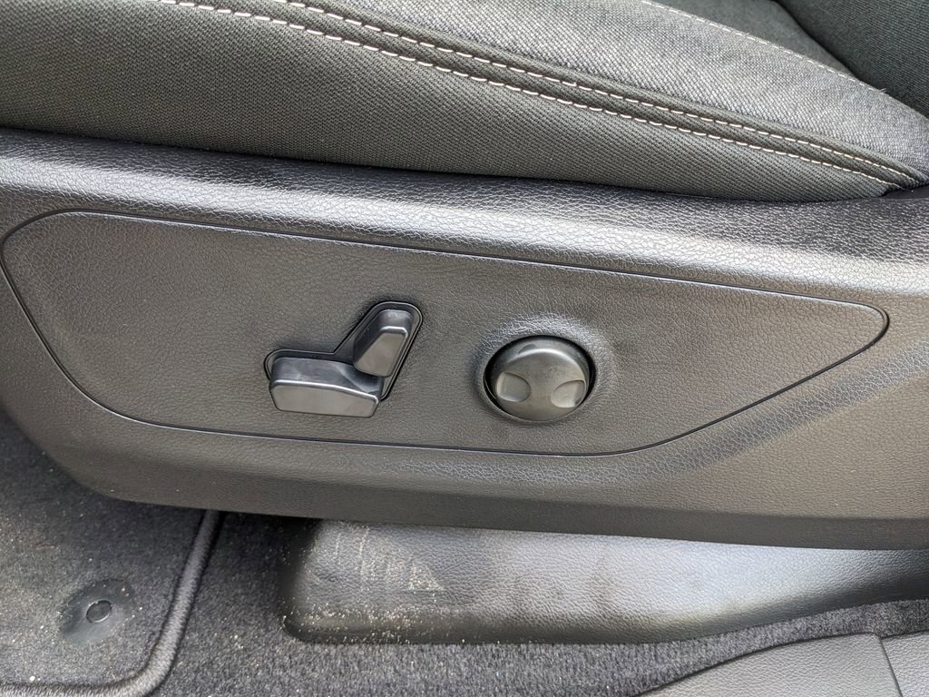 Used 2026 RAM 1500 4x4 Crew Cab image 24