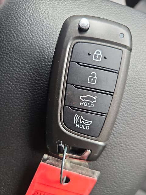 Used 2023 Hyundai Elantra SE FWD image 29