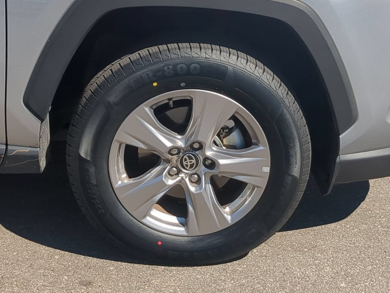 Used 2025 Toyota RAV4 XLE FWD image 12