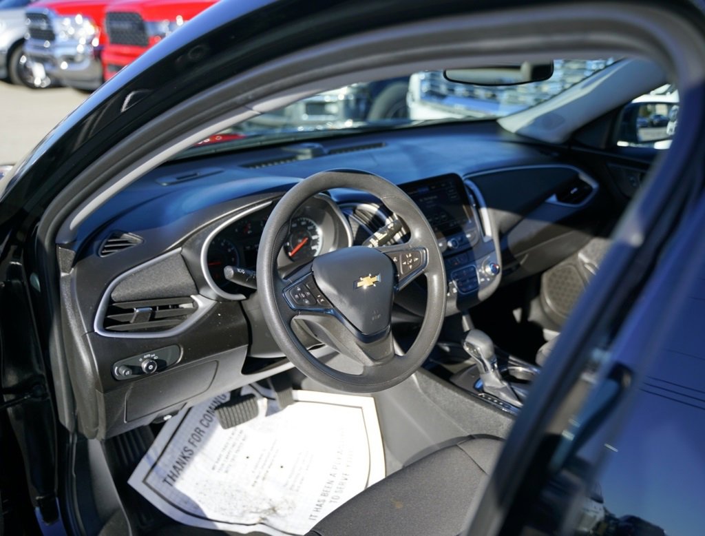 Used 2023 Chevrolet Malibu LT image 18