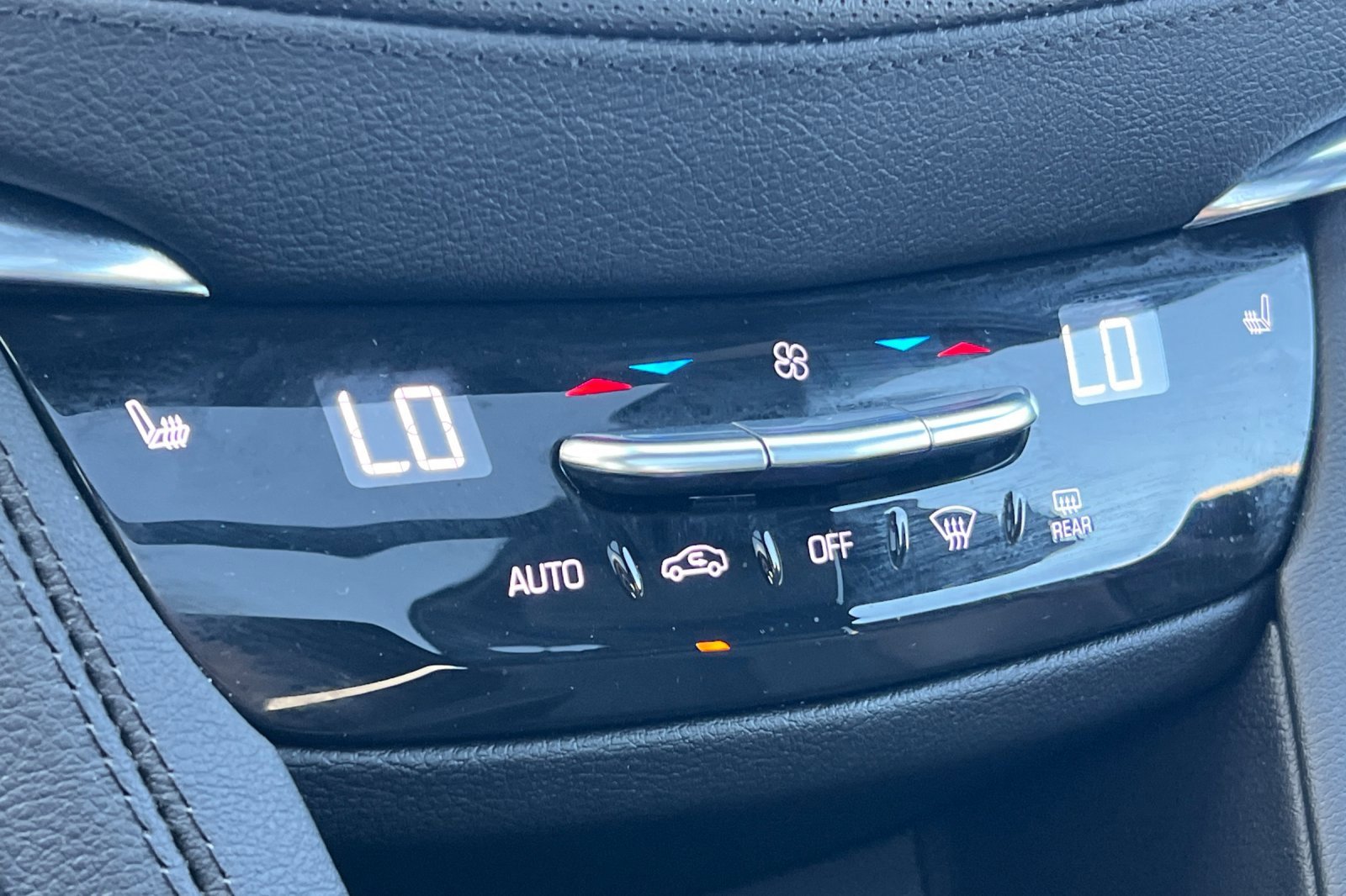 Used 2022 Cadillac XT5 Sportv w/ LPO, ONYX Package image 27