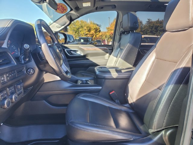 Used 2021 Chevrolet Suburban LT w/ LT Signature Package AWD/4WD image 6
