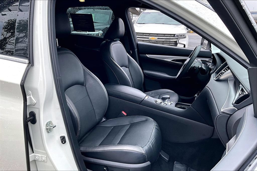 Used 2022 INFINITI QX50 Luxe w/ Appearance Package FWD image 10