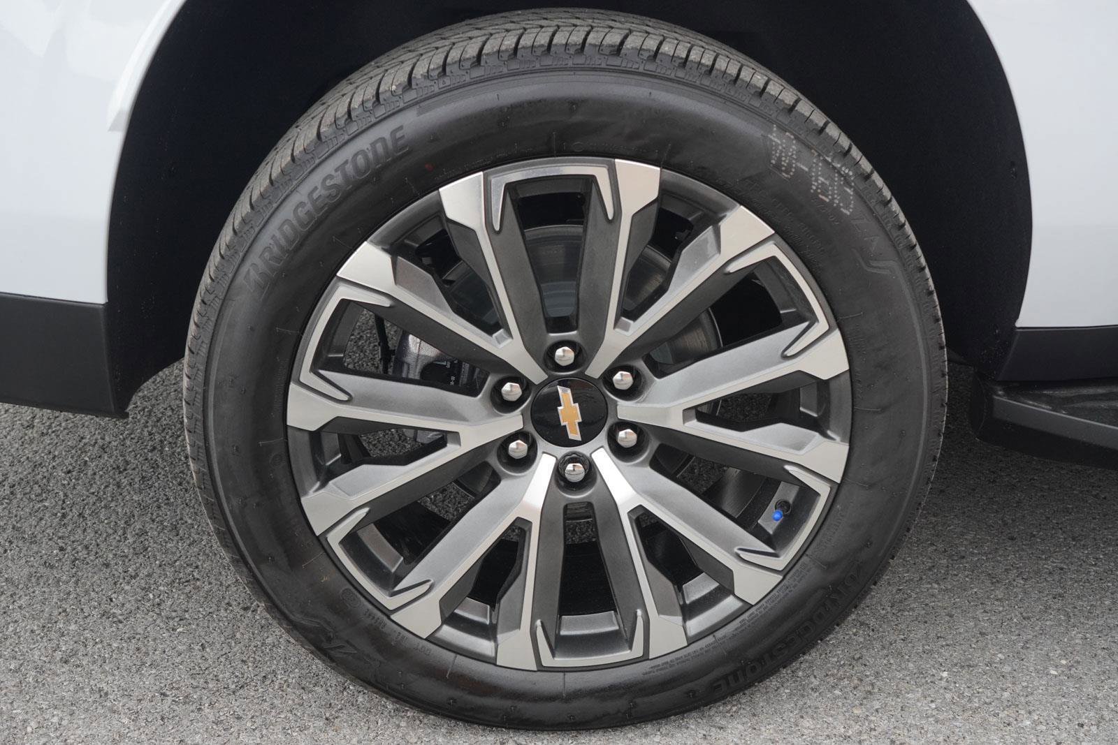 New 2026 Chevrolet Suburban High Country w/ Sun And Tow Package image 12