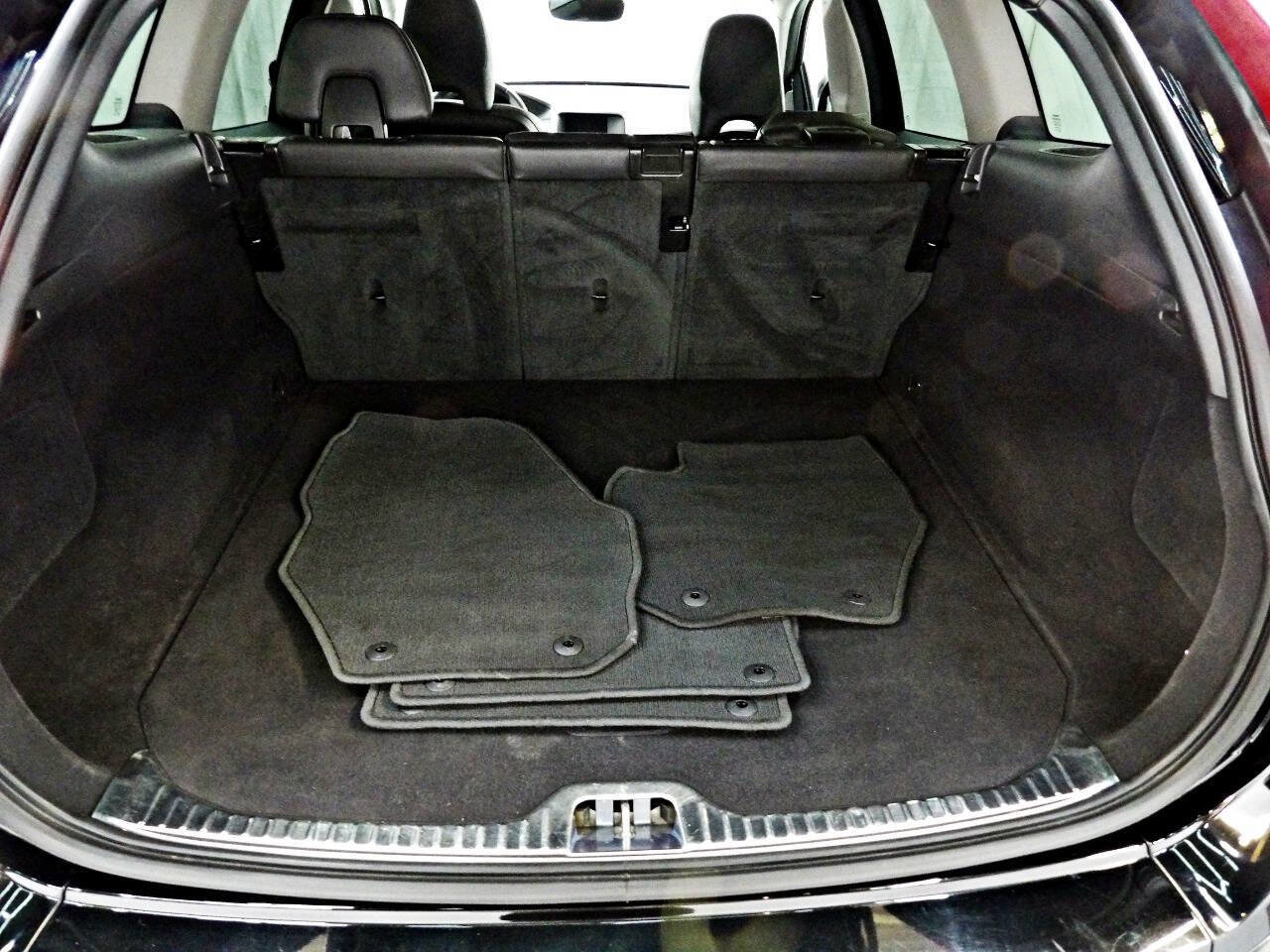 Used 2017 Volvo XC60 T5 Dynamic image 13