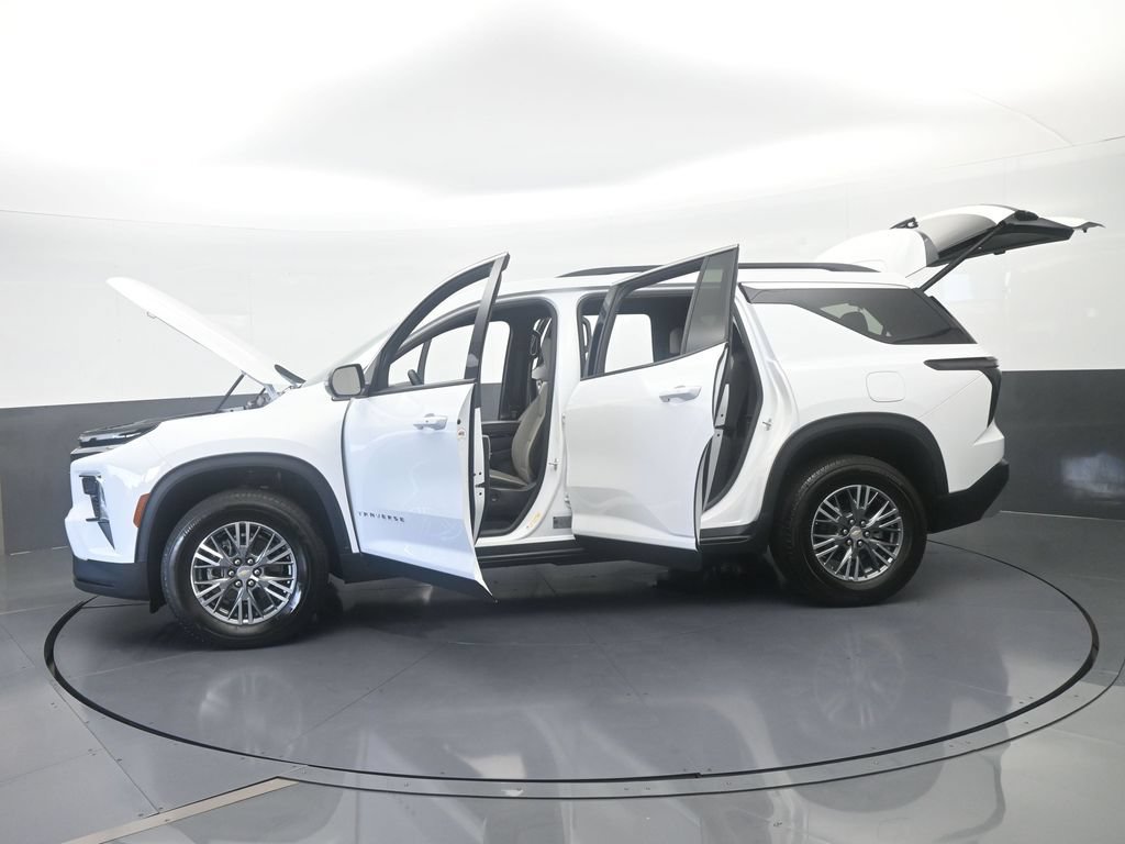 Used 2025 Chevrolet Traverse LT FWD image 72