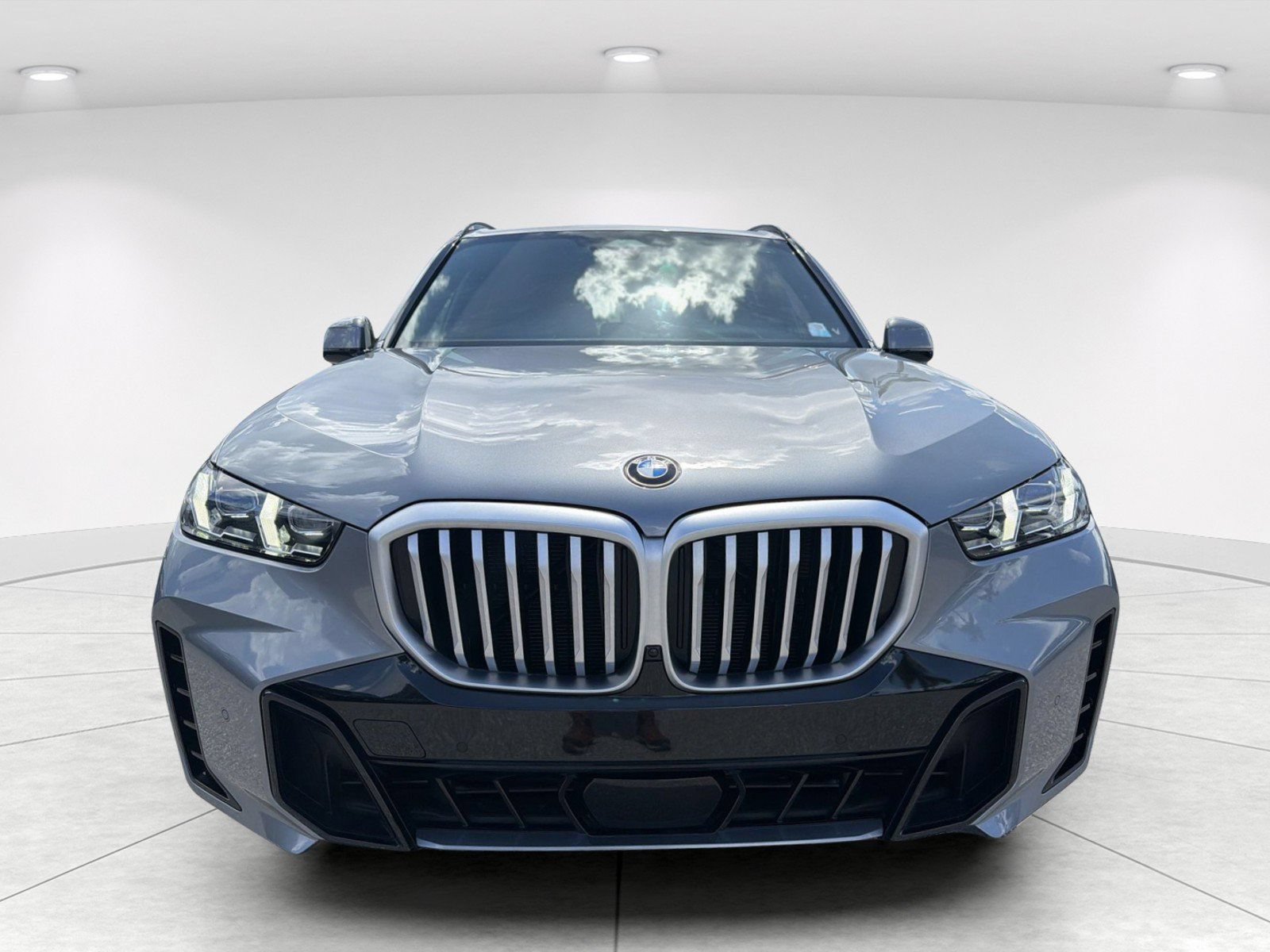 Certified 2025 BMW X5 xDrive40i AWD/4WD image 2