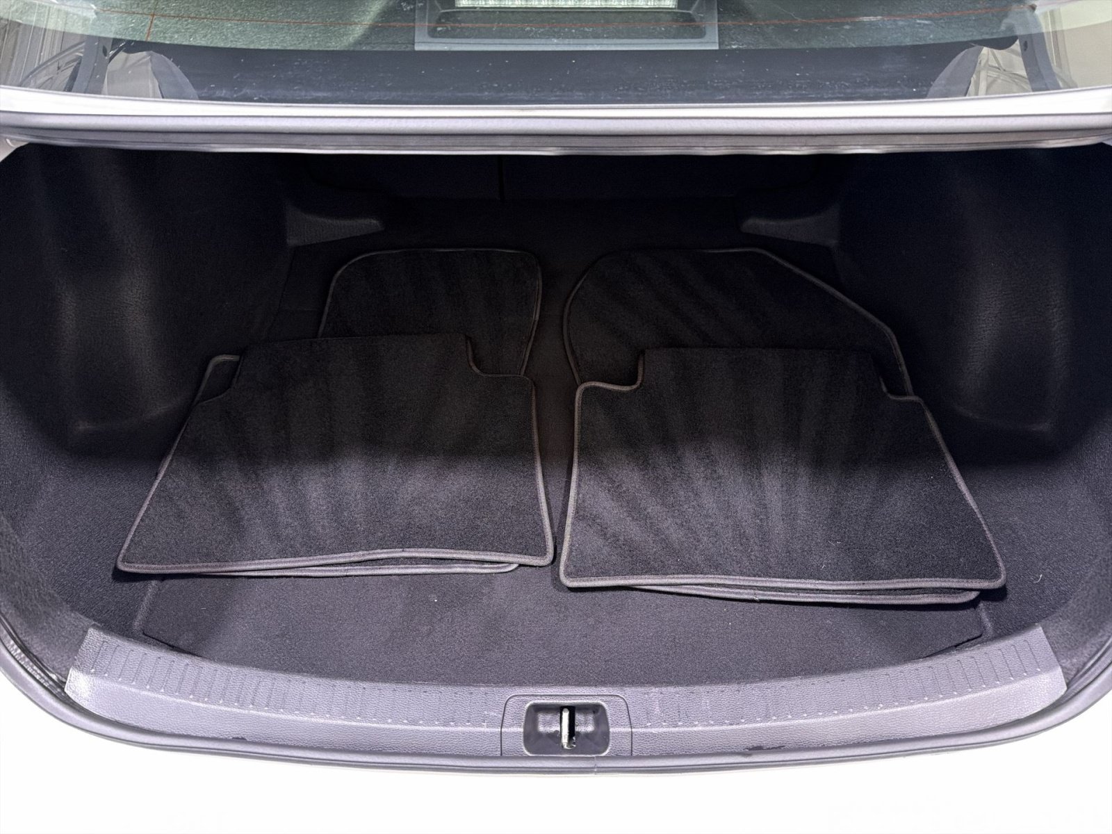 Used 2024 Toyota Corolla LE FWD image 27