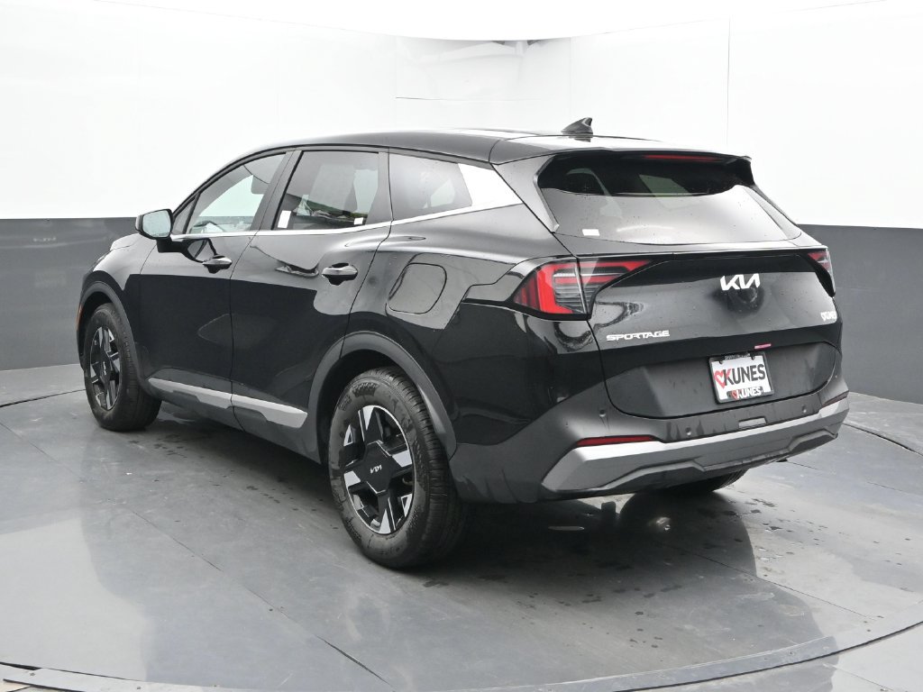 Used 2026 Kia Sportage LX FWD image 11