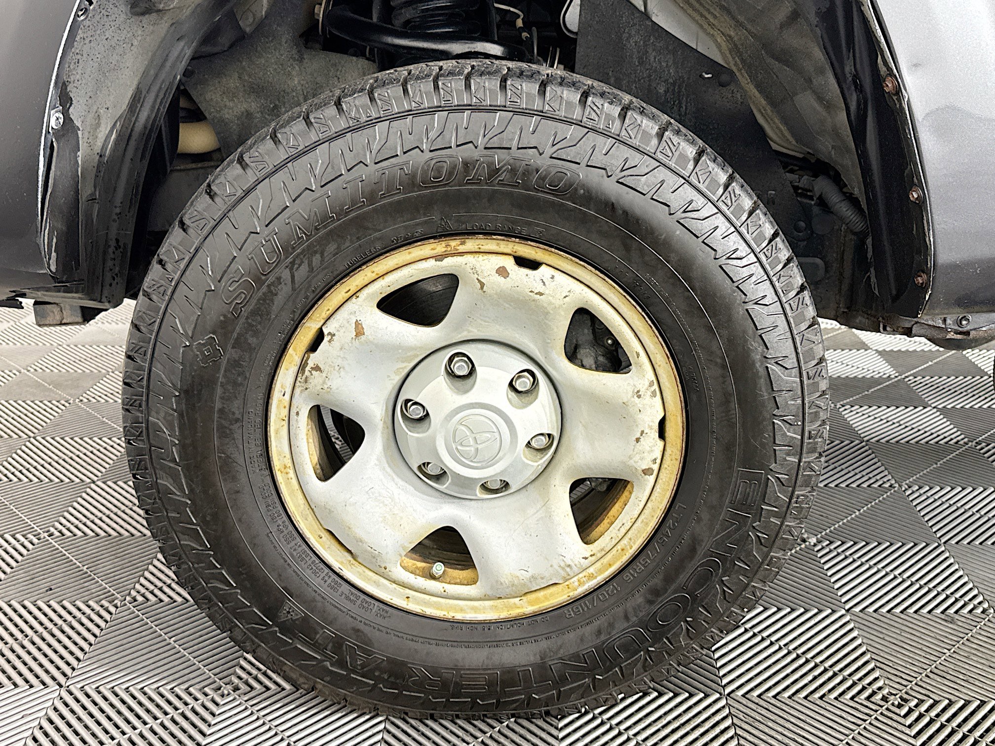 Used 2020 Toyota Tacoma SR image 34