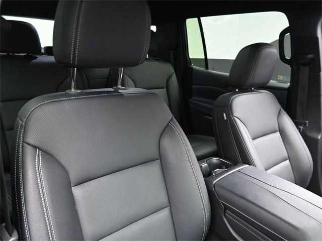 Used 2025 Chevrolet Traverse LT image 29
