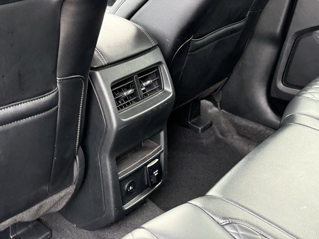 Used 2024 Ford Edge Titanium image 23