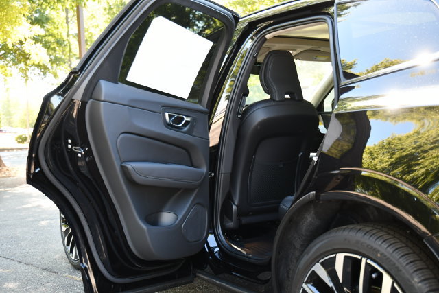 New 2027 Volvo XC60 B5 Ultra AWD/4WD image 16
