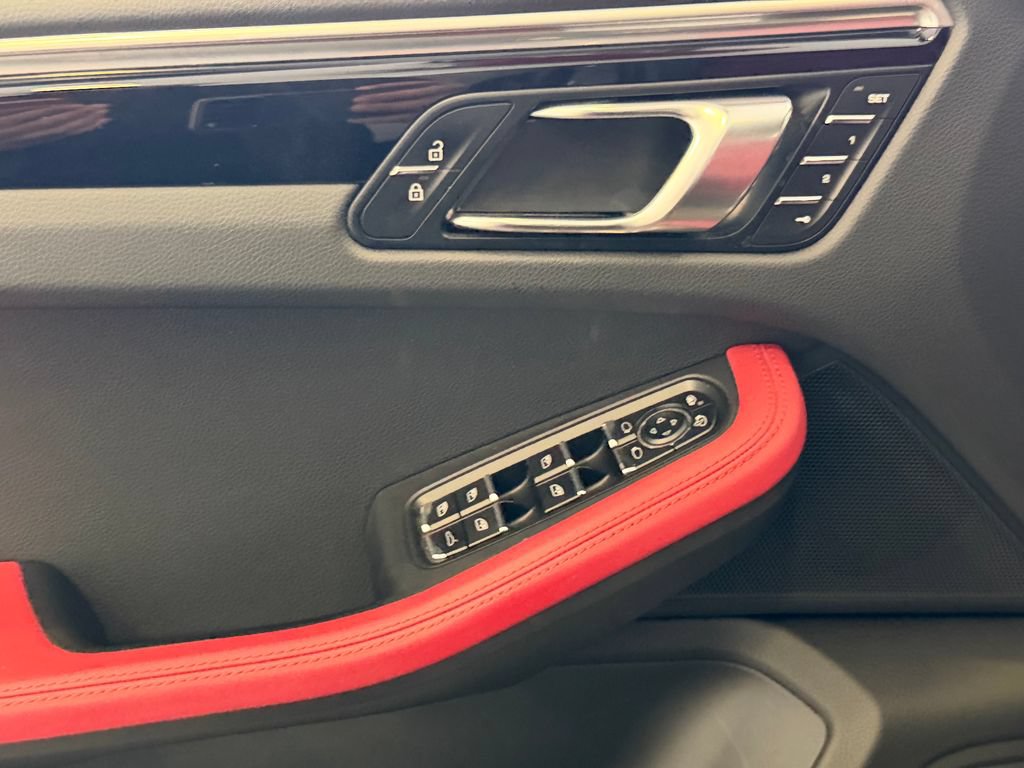 Certified 2021 Porsche Macan S AWD/4WD image 14