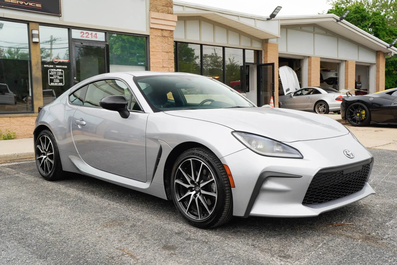 Used 2024 Toyota GR86 RWD image 9