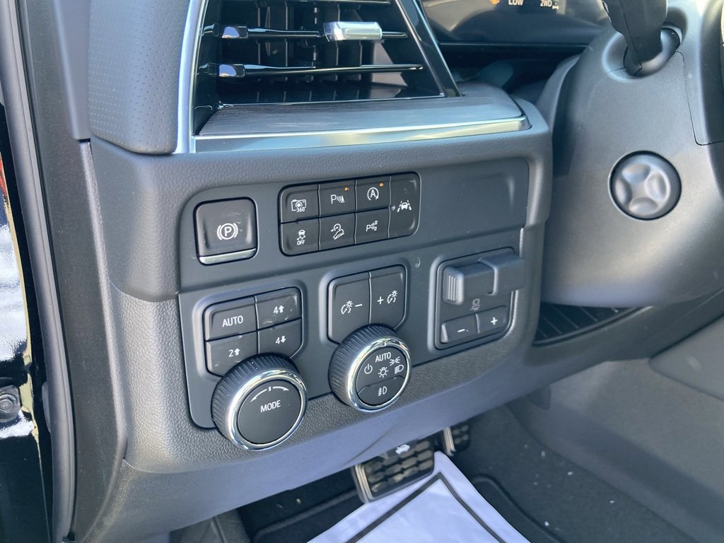 New 2025 Chevrolet Suburban Premier image 19