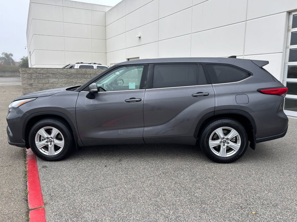 Used 2022 Toyota Highlander LE image 8