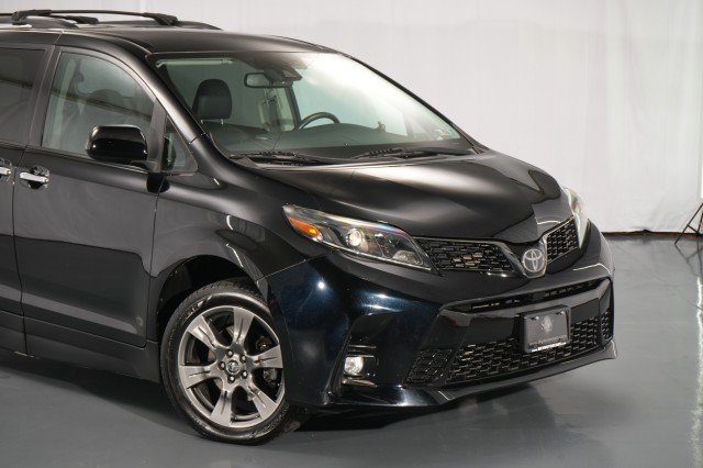 Used 2020 Toyota Sienna SE FWD image 15