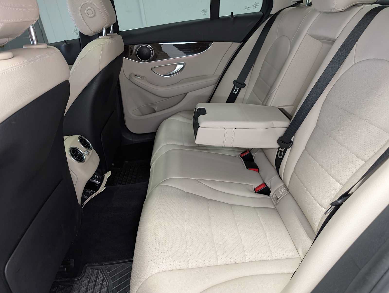 Certified 2019 Mercedes-Benz C 300 4MATIC Sedan image 22