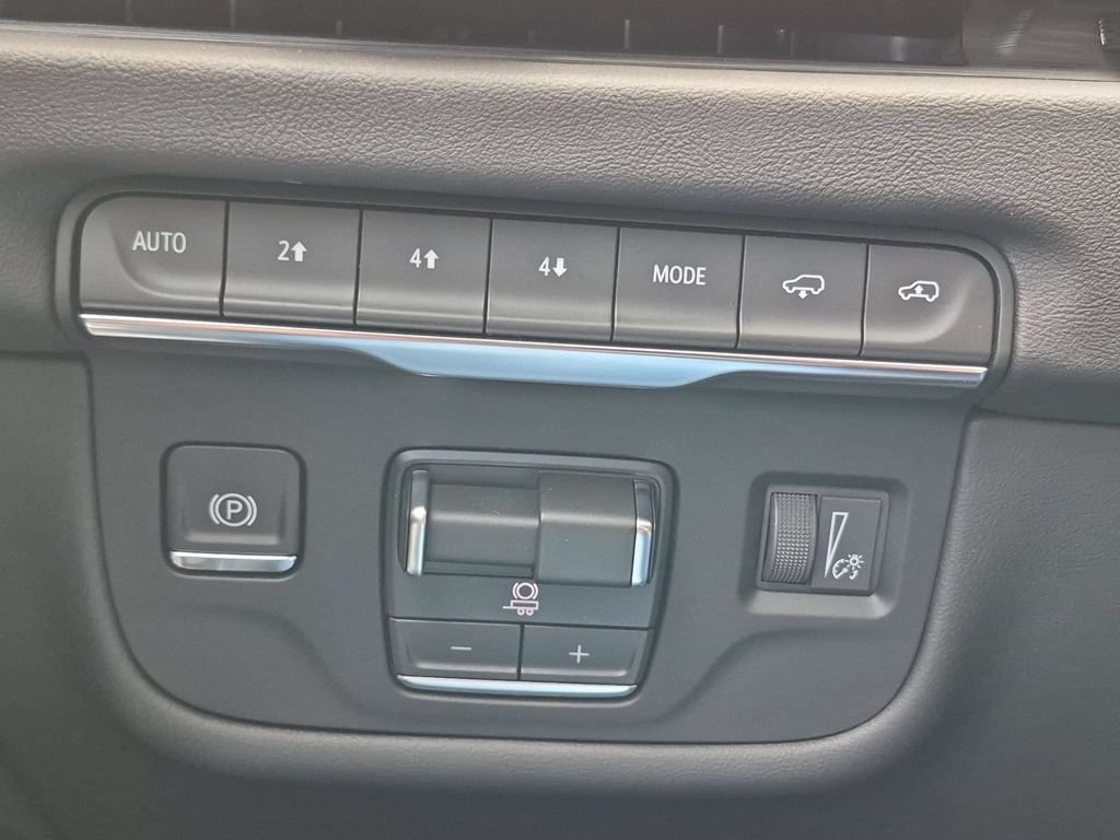 New 2026 Cadillac Escalade Sport w/ Touring Package AWD/4WD image 17