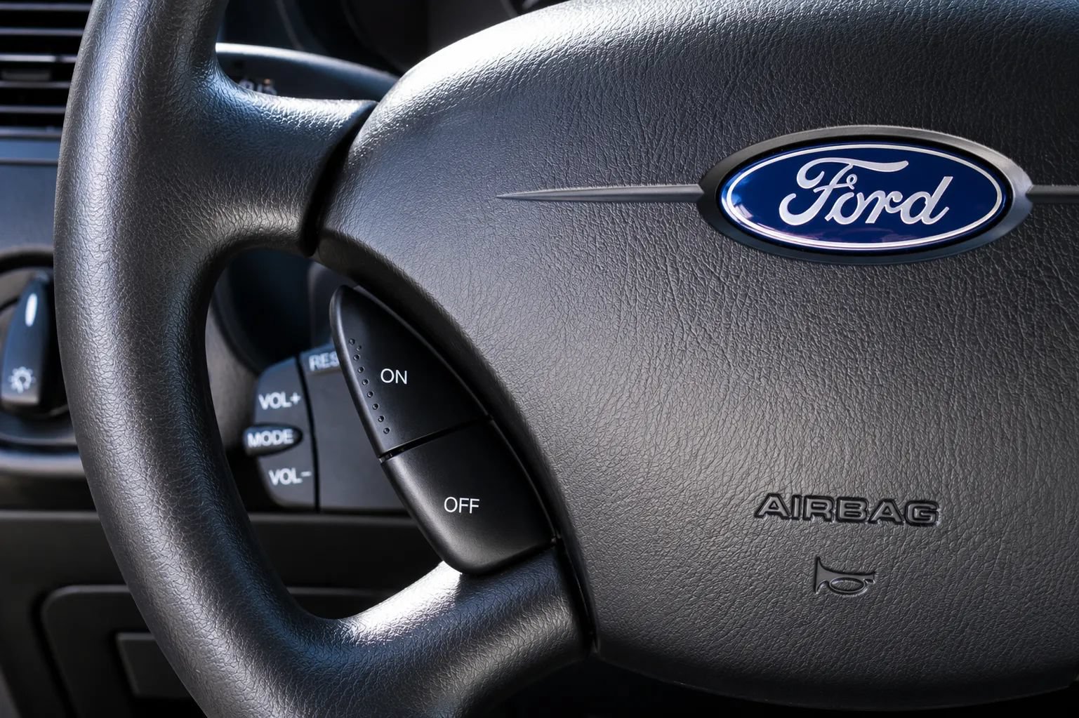 Used 2005 Ford Focus SE FWD image 12