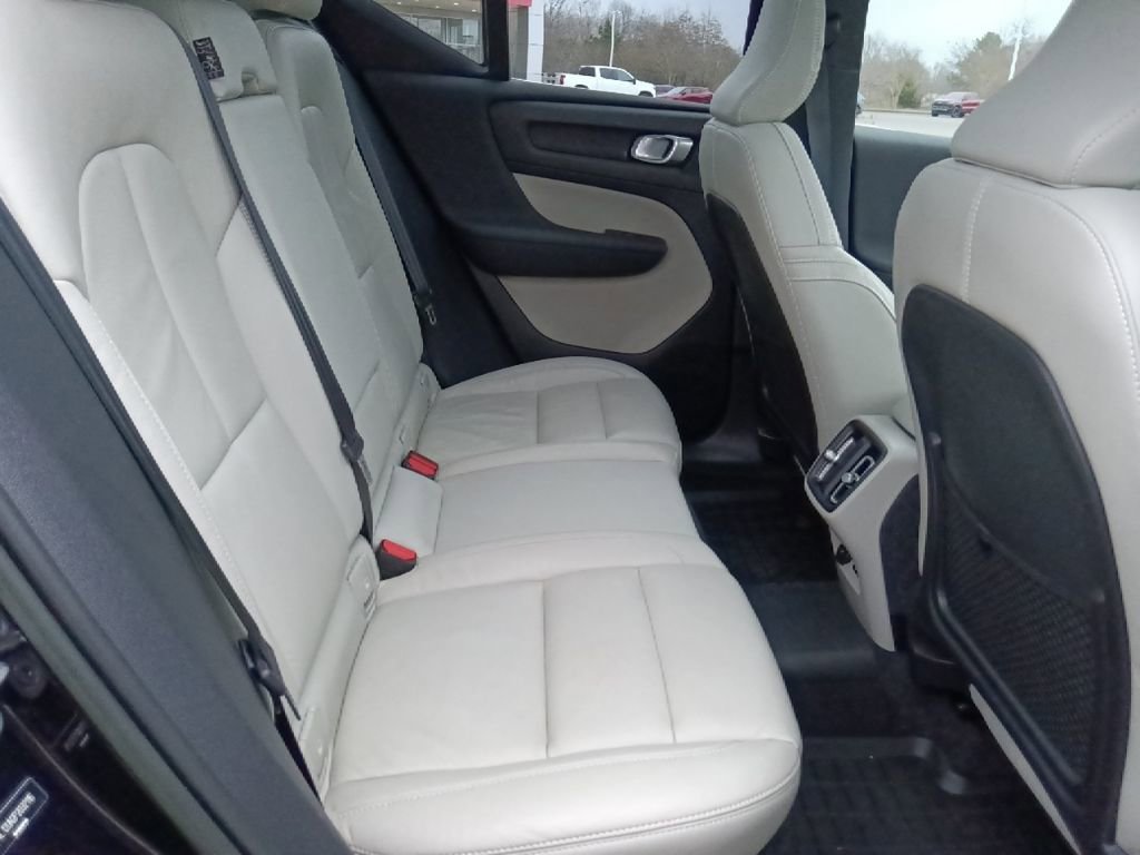 Used 2023 Volvo XC40 B5 Plus w/ Driver Assist Package image 34
