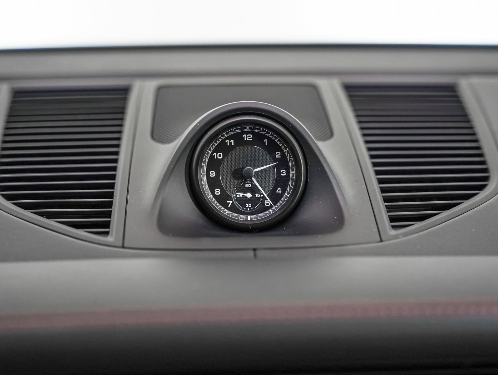 Certified 2022 Porsche Macan S w/ Premium Package Plus image 24