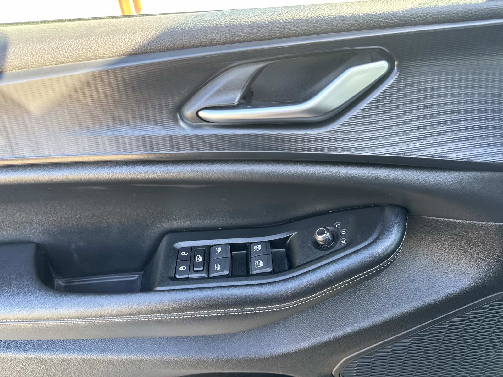 Used 2024 Jeep Grand Cherokee L Altitude image 19