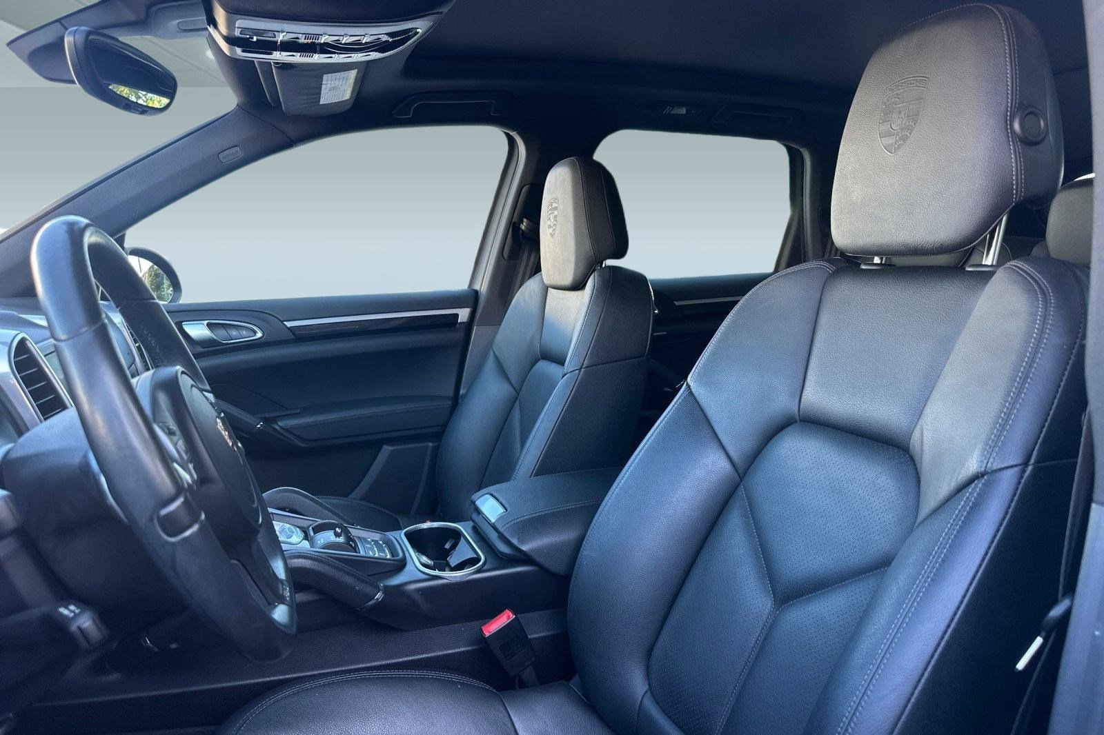 Used 2014 Porsche Cayenne Platinum Edition image 19