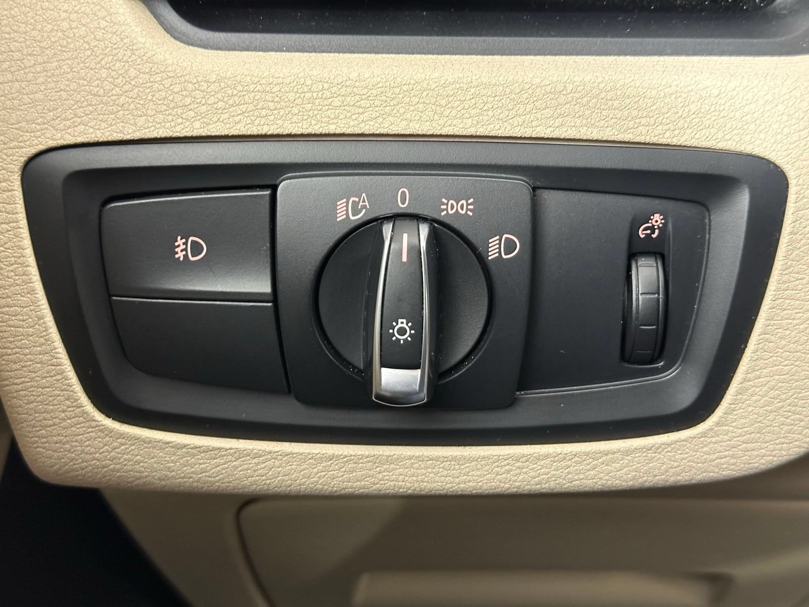 Used 2018 BMW X1 xDrive28i AWD/4WD image 19