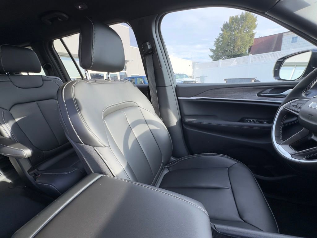 New 2026 Jeep Grand Cherokee L Limited w/ Limited Altitude Package image 20