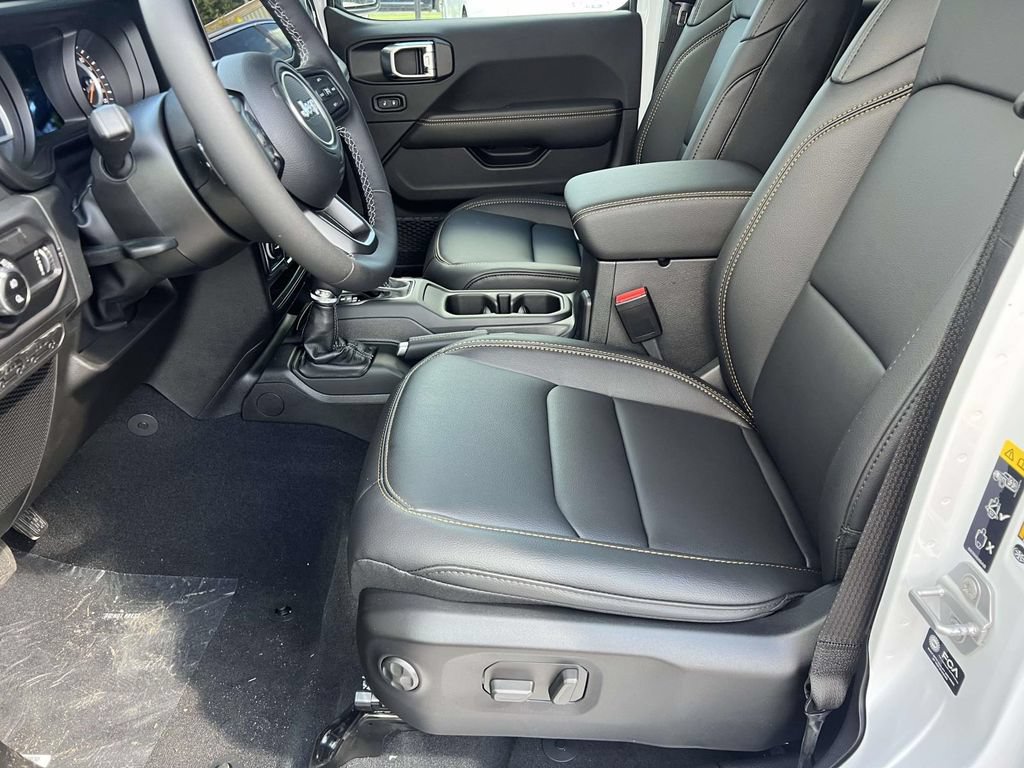 New 2026 Jeep Gladiator Sport AWD/4WD image 17