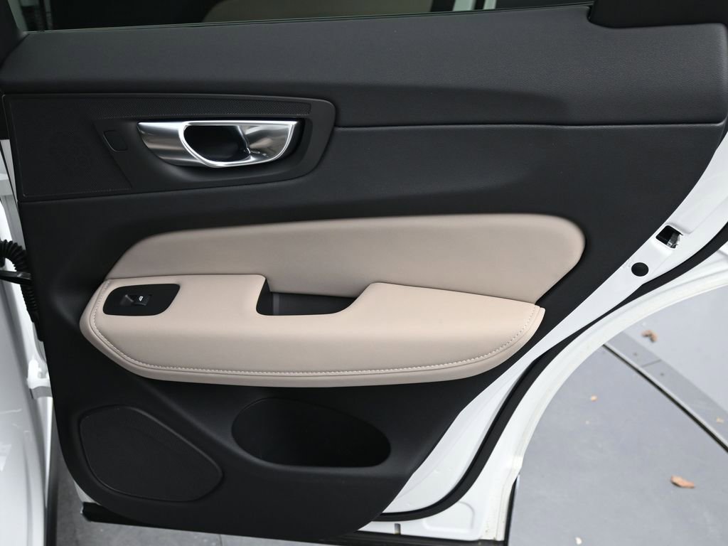 New 2026 Volvo XC60 T8 Core w/ Climate Package image 17