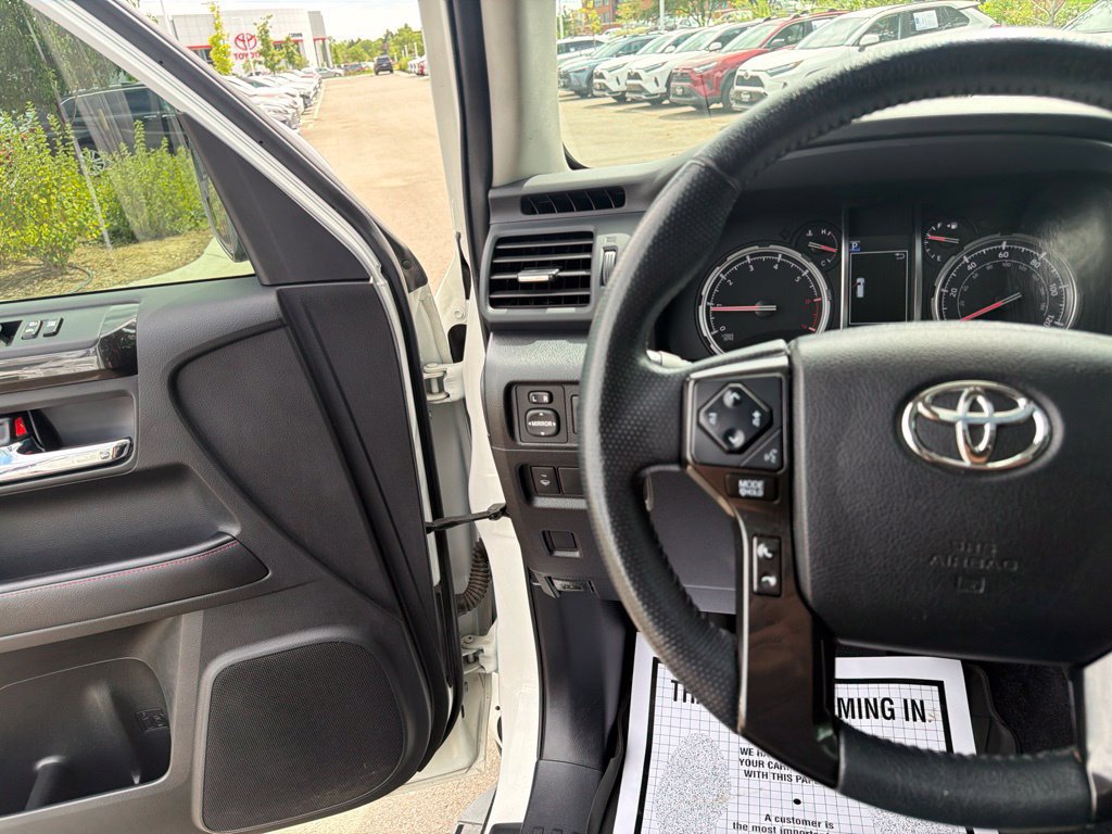 Used 2021 Toyota 4Runner Venture w/ Moonroof Package AWD/4WD image 26