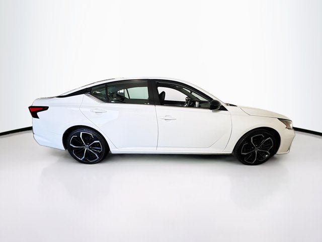 Used 2024 Nissan Altima 2.5 SR FWD image 4