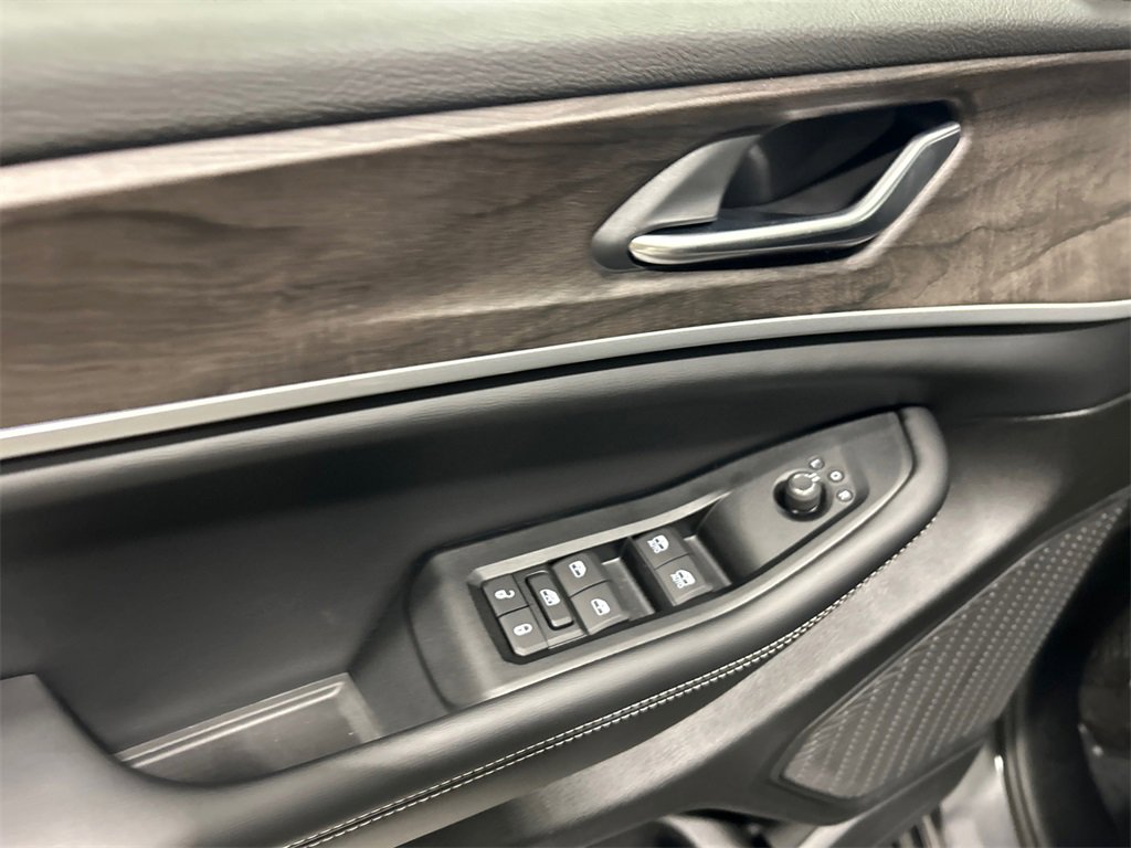 New 2026 Jeep Grand Cherokee Laredo image 14