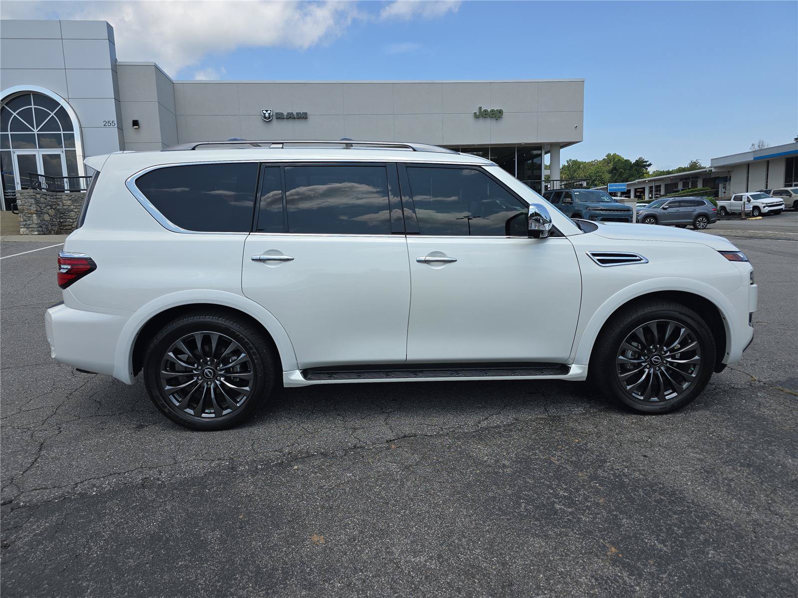 Used 2024 Nissan Armada Platinum w/ Cargo Package RWD image 2
