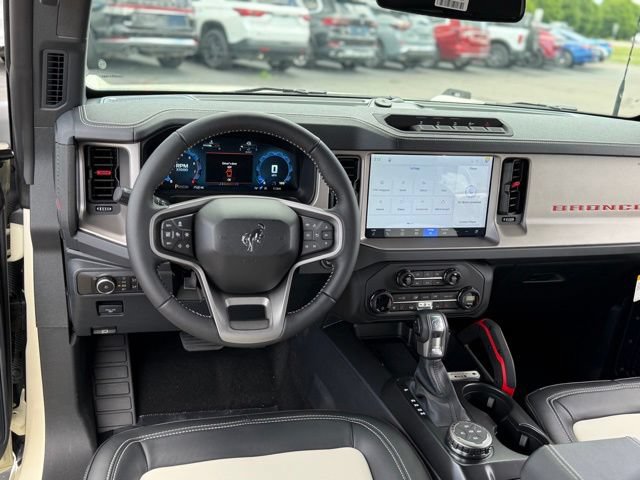 New 2026 Ford Bronco Outer Banks w/ Sasquatch Package AWD/4WD image 7