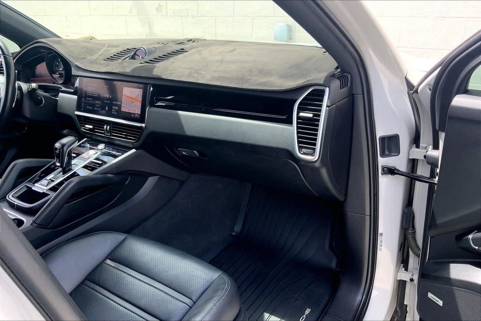 Used 2021 Porsche Cayenne S AWD/4WD image 23