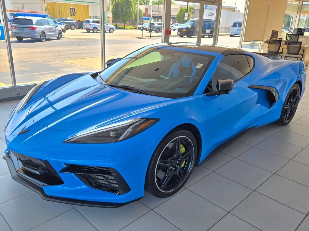Used 2021 Chevrolet Corvette Stingray Premium Cpe w/ Z51 Performance Package RWD image 4