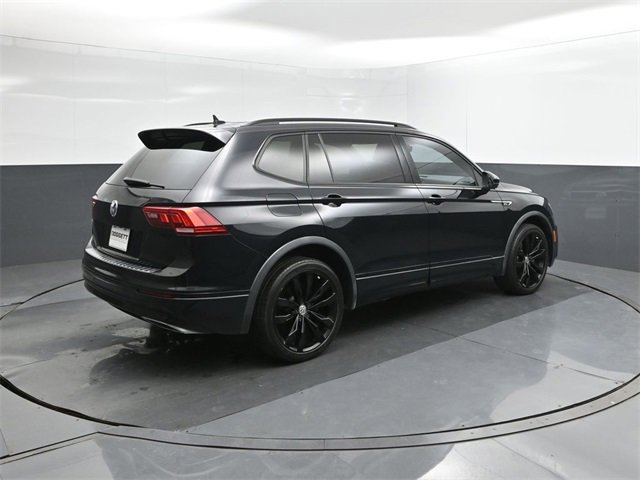 Used 2021 Volkswagen Tiguan SE R-Line w/ 3-Row Tiguan MDO Package image 11