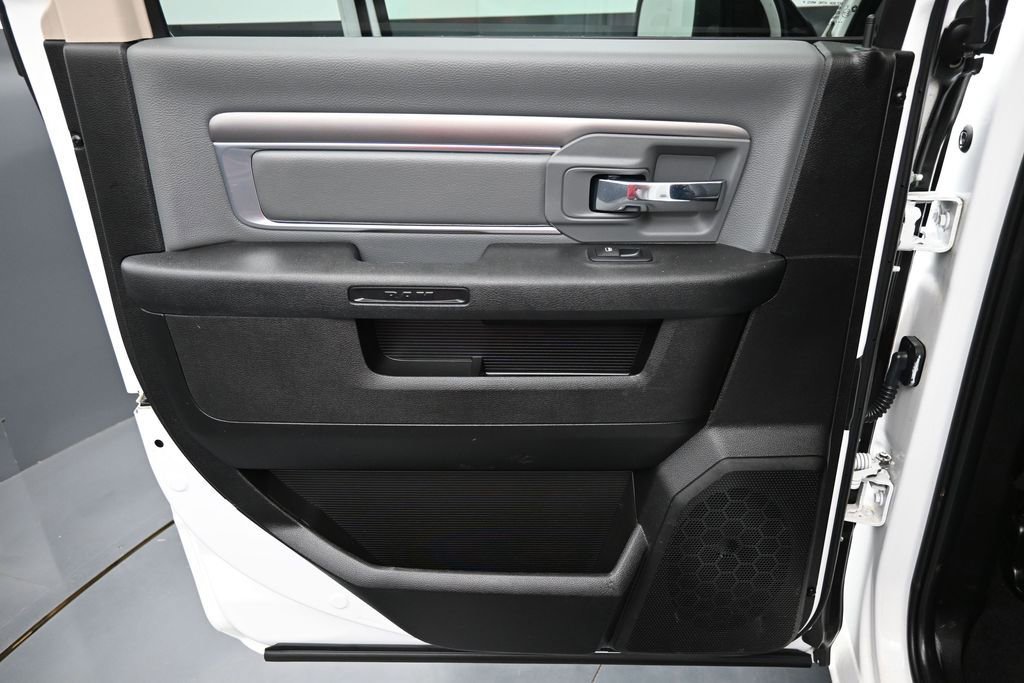 Used 2022 RAM 1500 Classic SLT AWD/4WD image 25