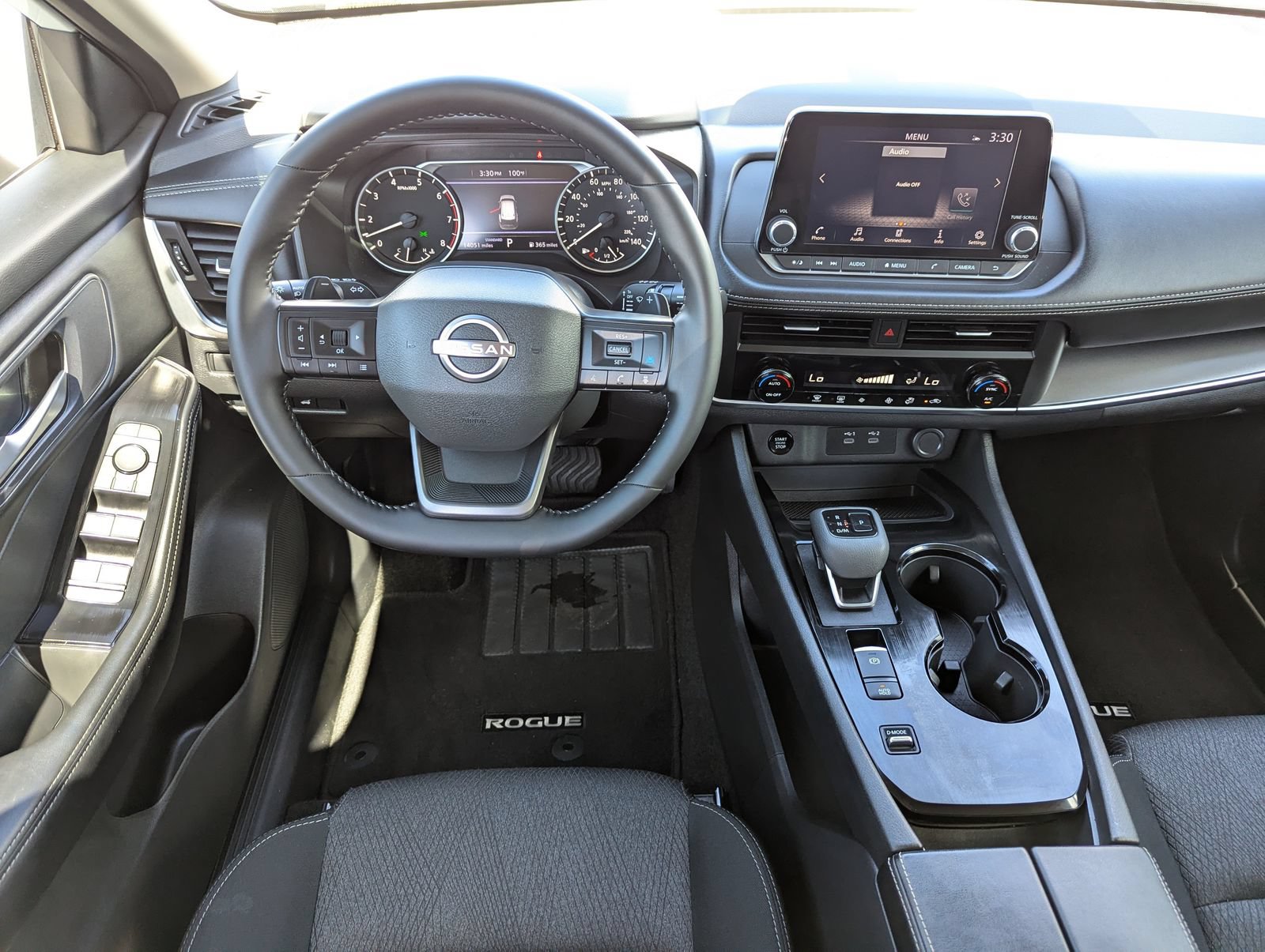 Used 2025 Nissan Rogue SV FWD image 18