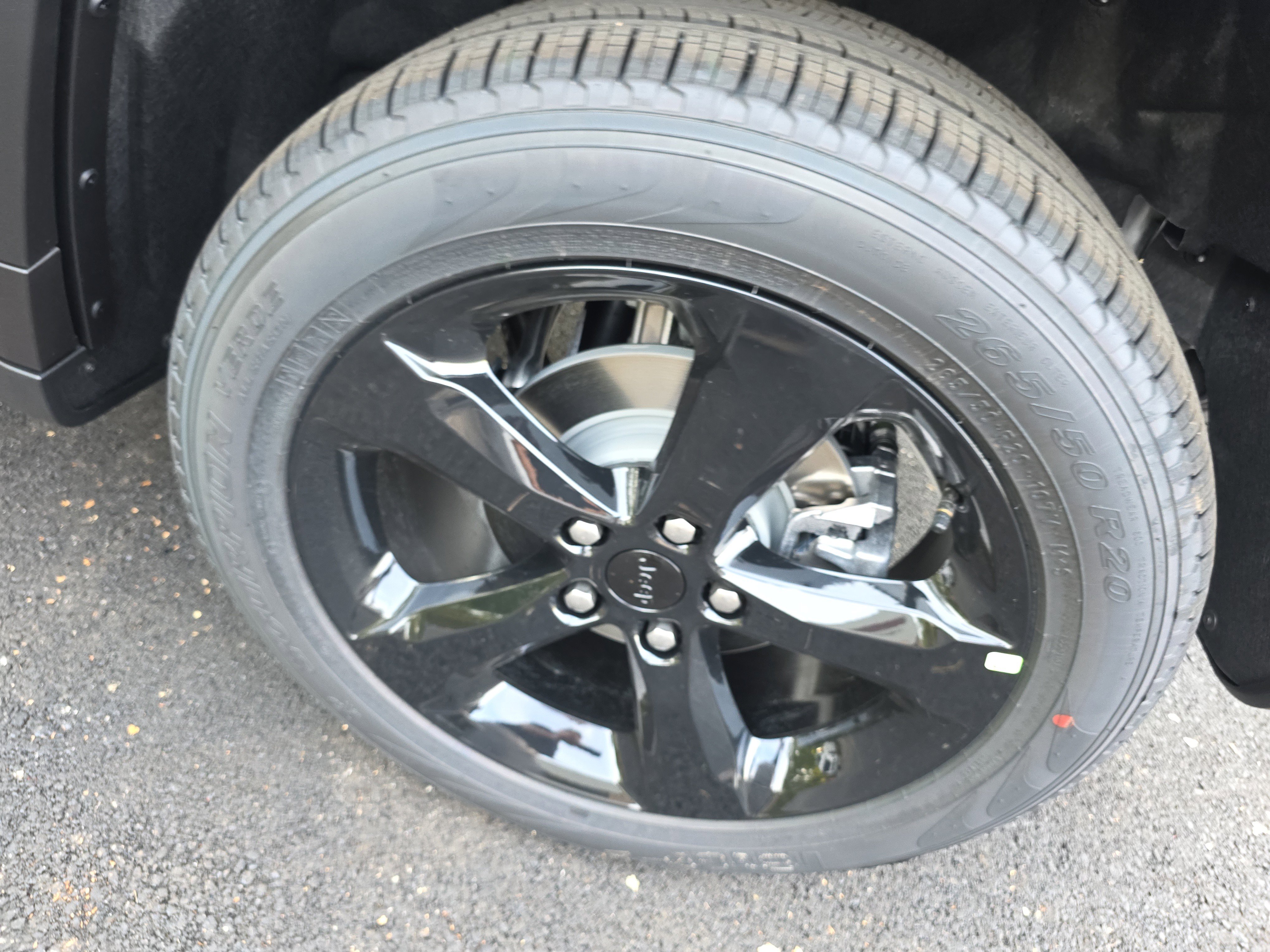 New 2025 Jeep Grand Cherokee Limited w/ Luxury Tech Group II image 30