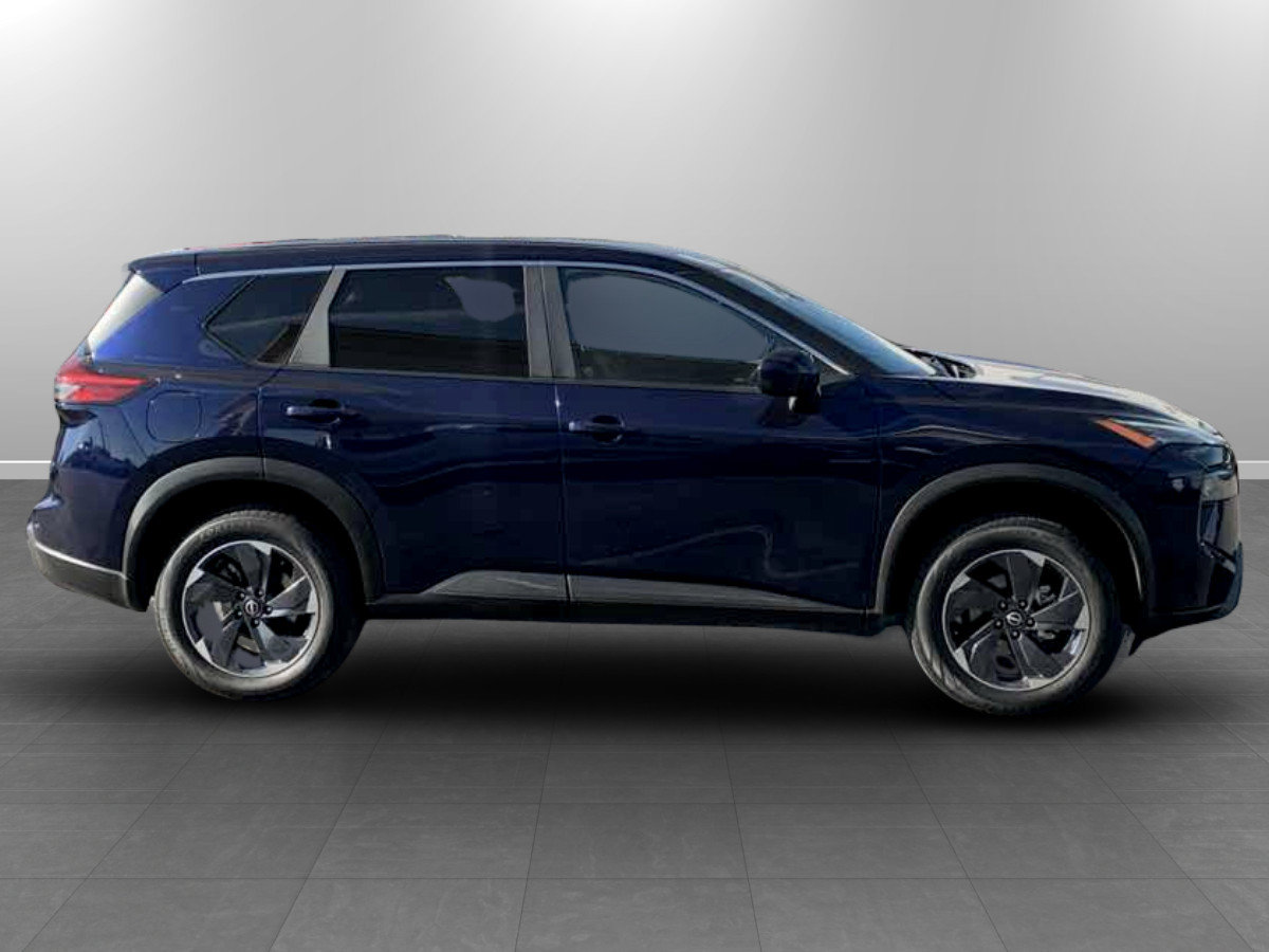 Used 2025 Nissan Rogue SV AWD/4WD image 8