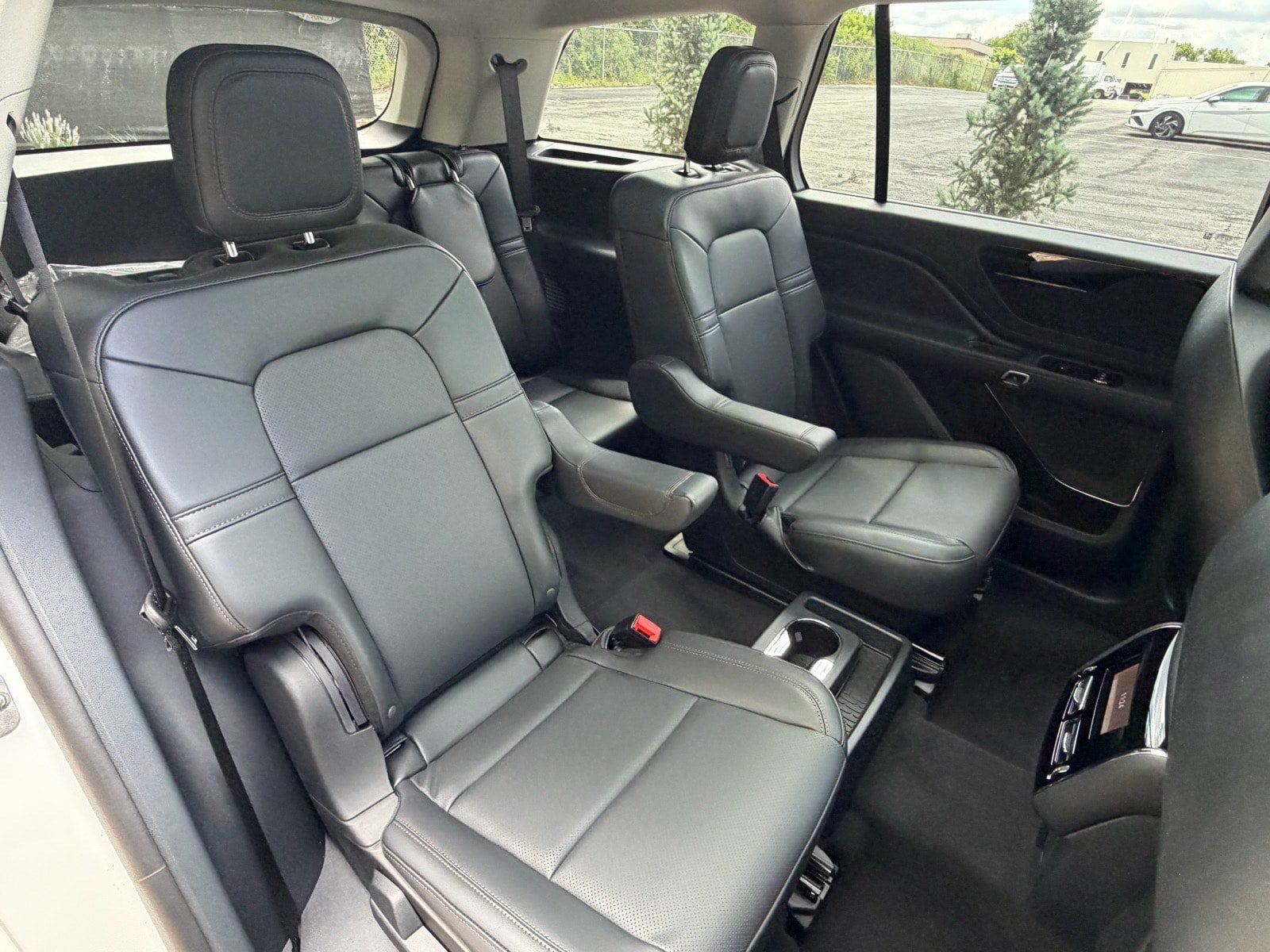 New 2026 Lincoln Aviator AWD image 15