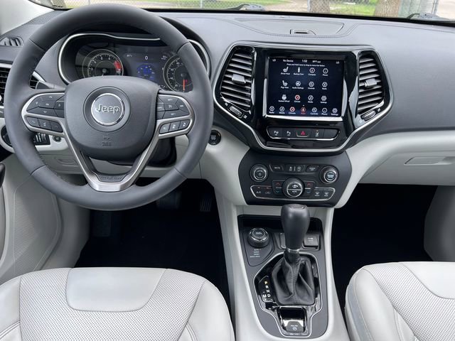 Used 2022 Jeep Cherokee Limited AWD/4WD image 3